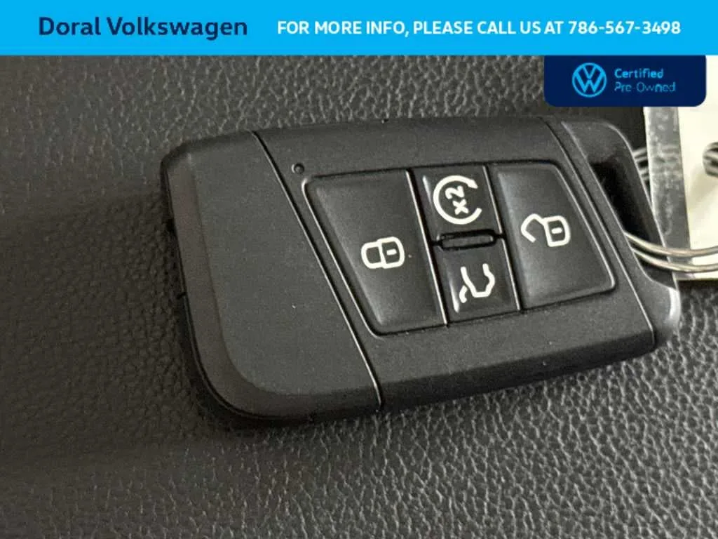 2025 Volkswagen Jetta SE photo 28