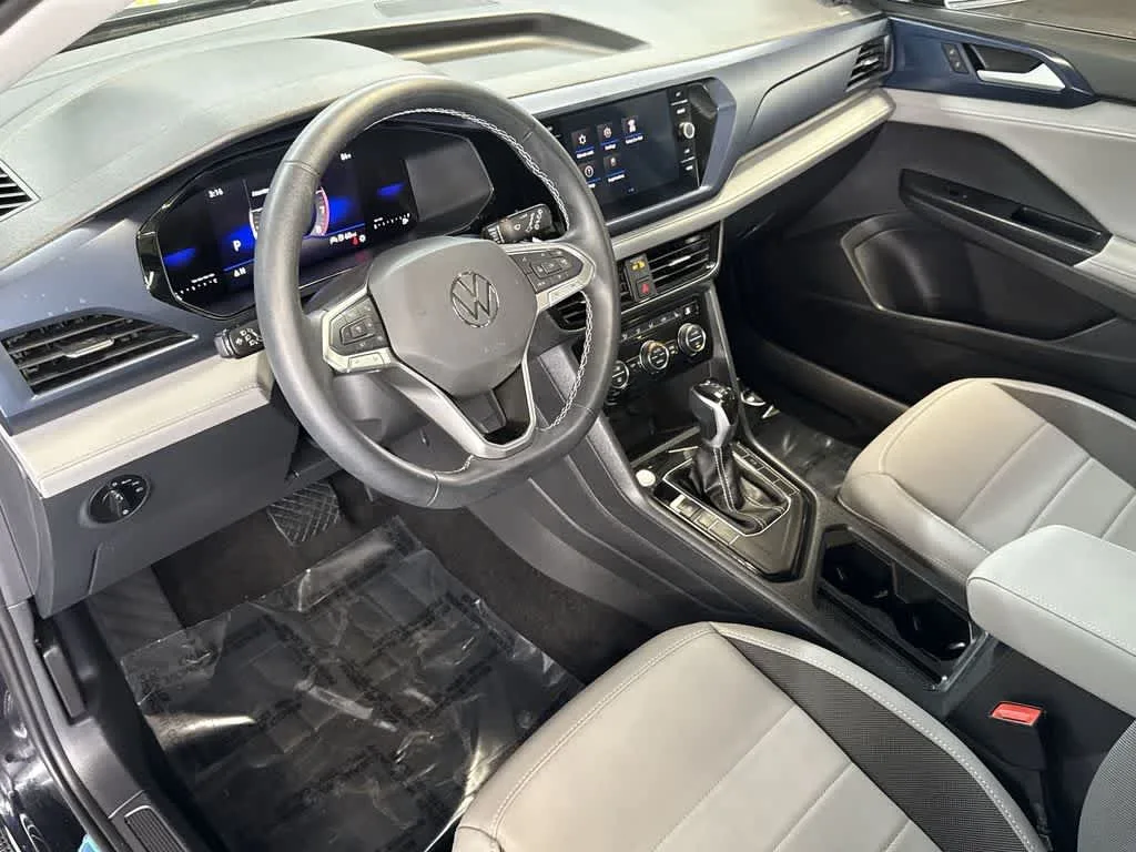 2024 Volkswagen Taos SE photo 13