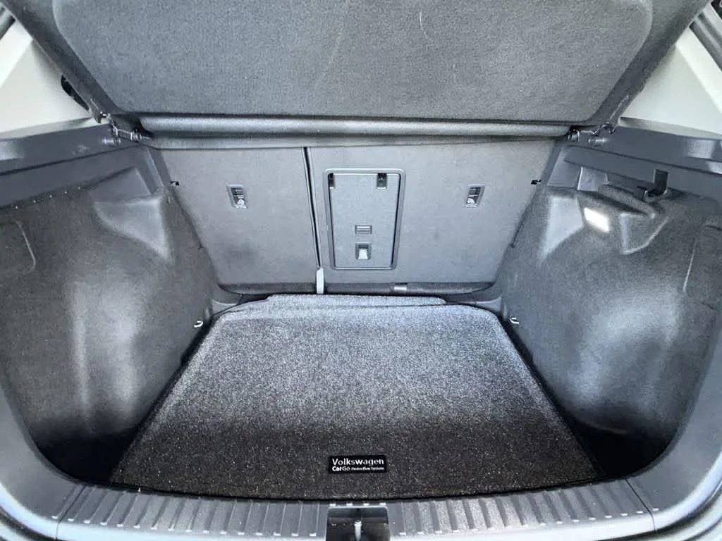 2026 Volkswagen Taos SE photo 25