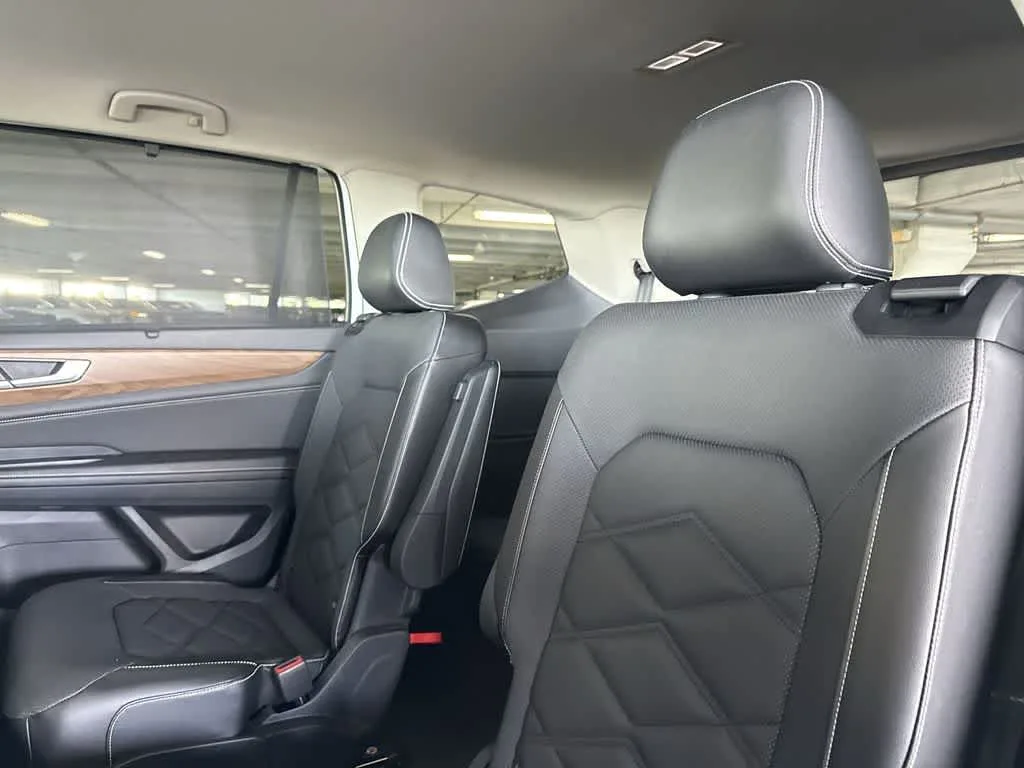 2024 Volkswagen Atlas 2.0T SE w/Technology photo 22