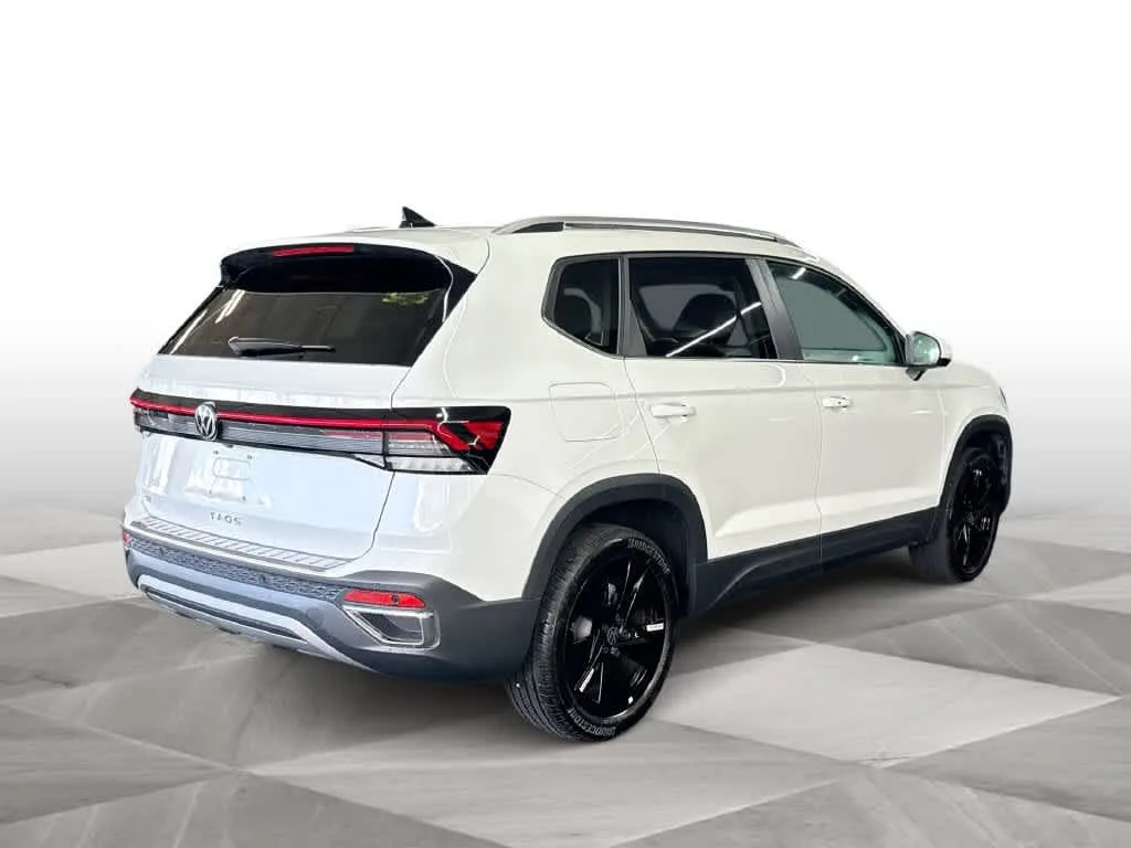 2026 Volkswagen Taos SE photo 8