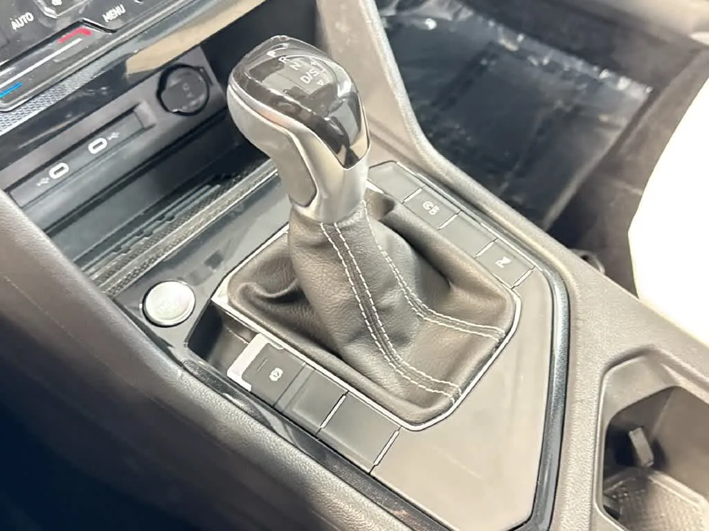 2026 Volkswagen Taos SE photo 20