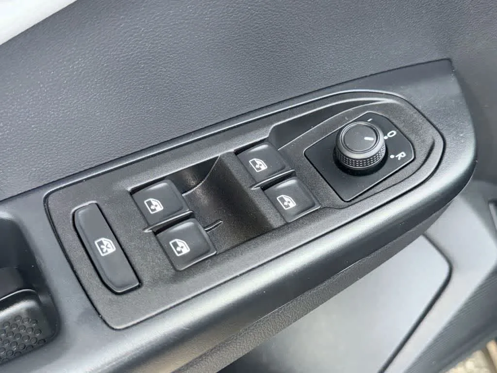 2024 Volkswagen Taos S photo 21