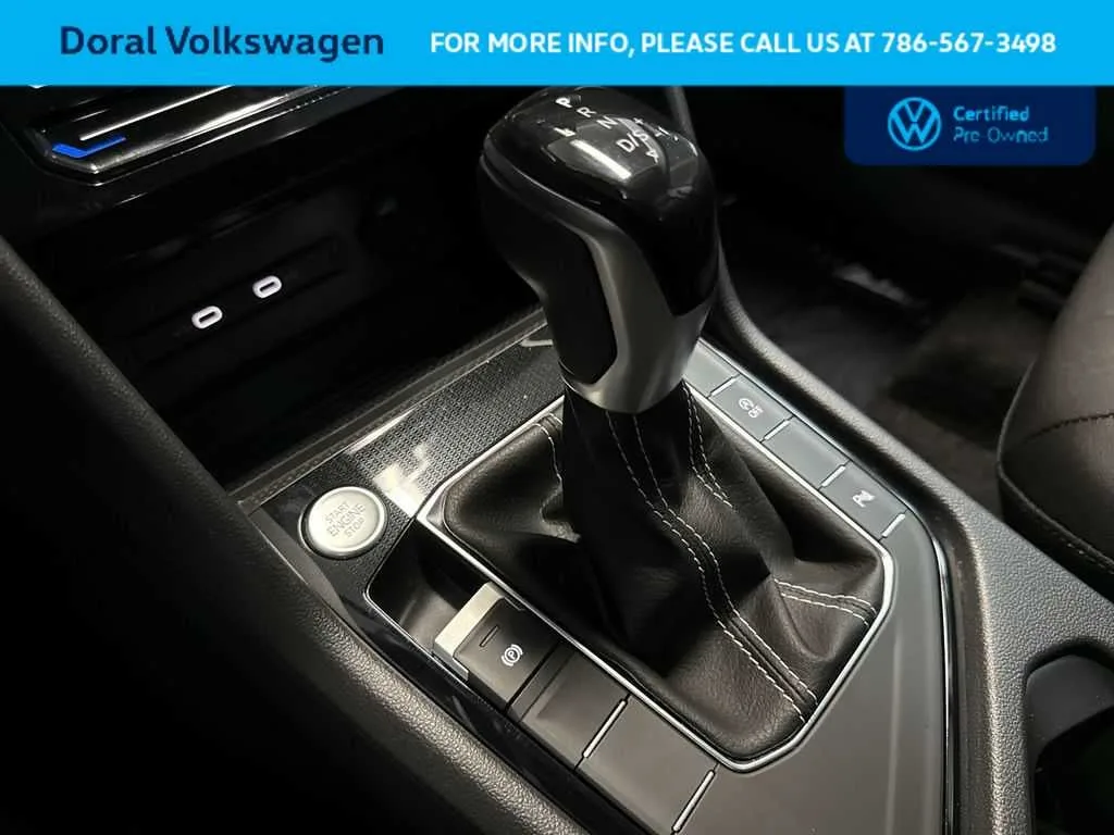 2025 Volkswagen Taos SE Black photo 21