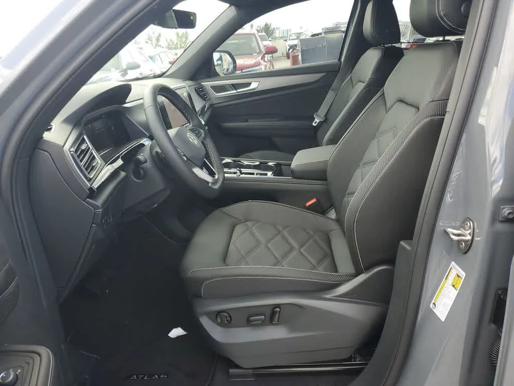 2024 Volkswagen Atlas Cross Sport 2.0T SE w/Technology photo 19