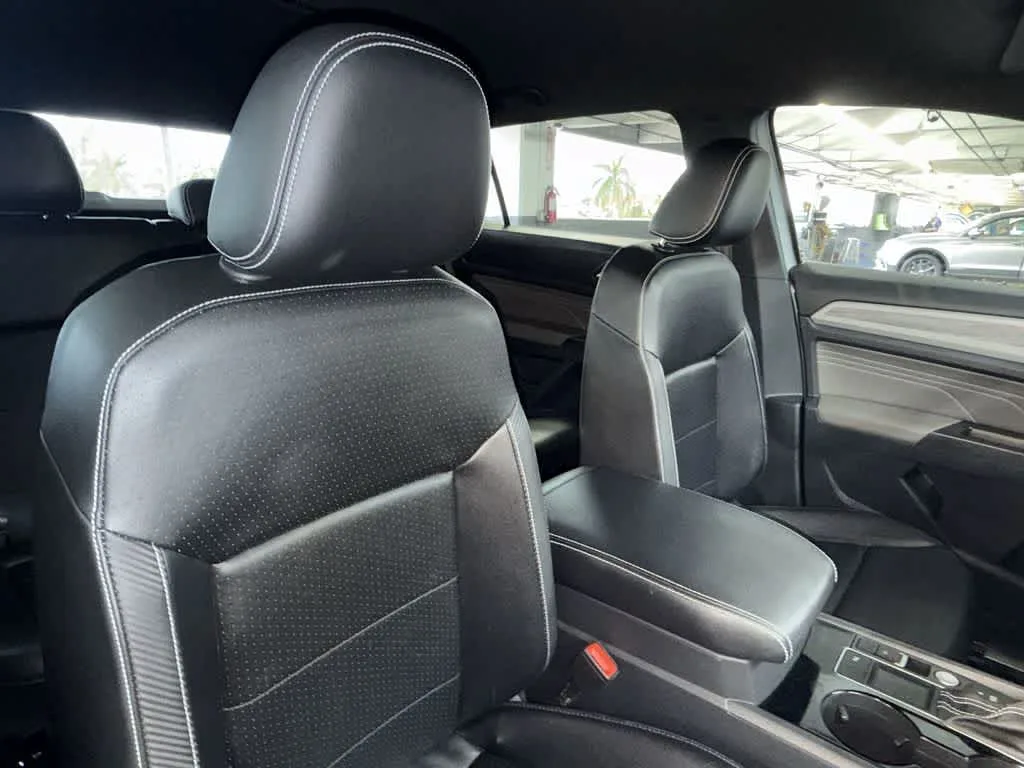 2023 Volkswagen Atlas Cross Sport 3.6L V6 SE w/Technology photo 27