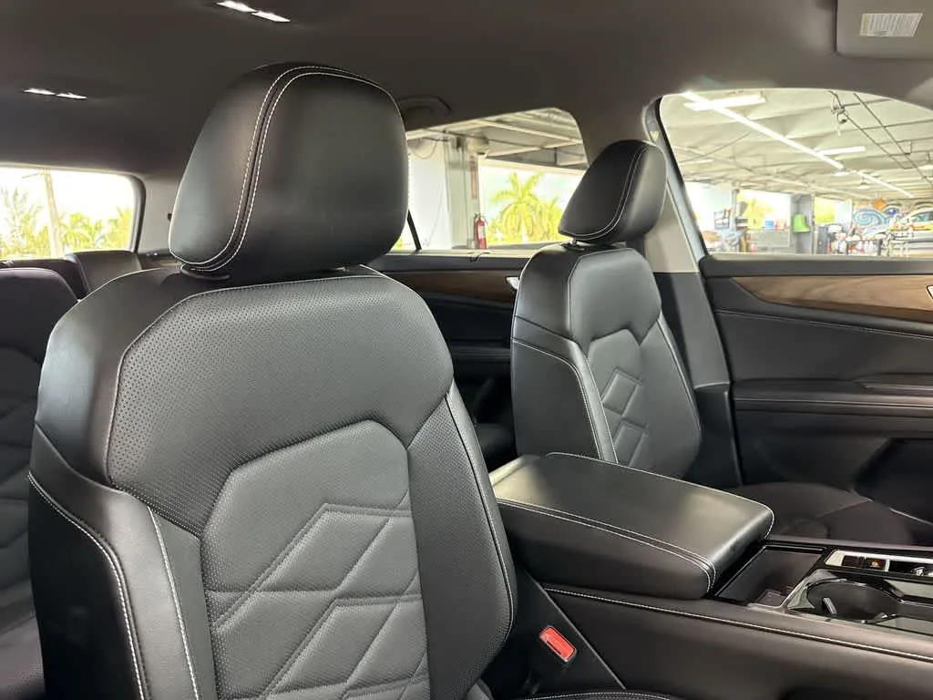 2024 Volkswagen Atlas 2.0T SE w/Technology photo 27