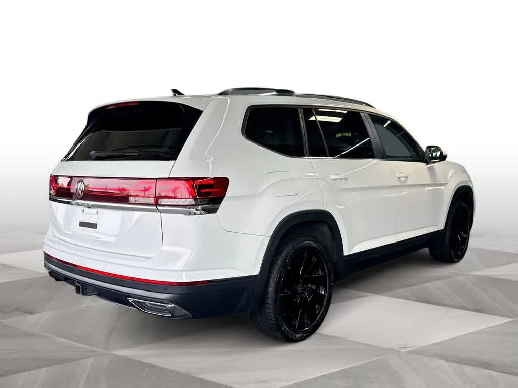 2024 Volkswagen Atlas 2.0T SE w/Technology photo 8
