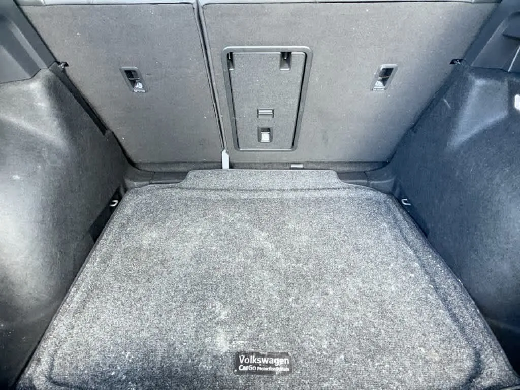 2026 Volkswagen Taos SE photo 25