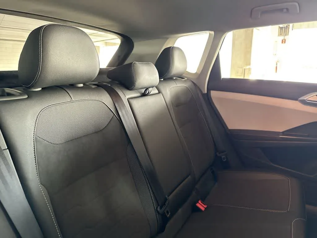 2026 Volkswagen Taos SE photo 26