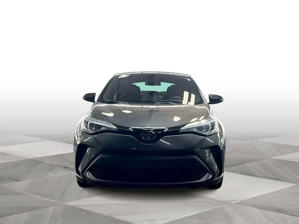 2022 Toyota C-HR XLE photo 3