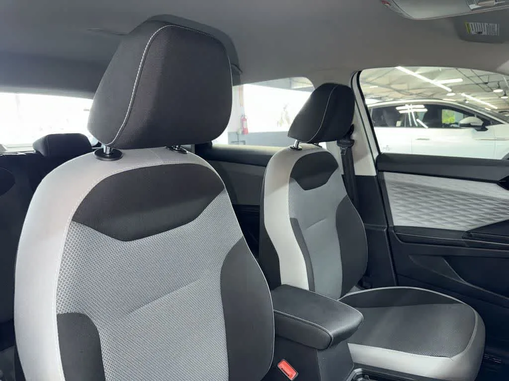 2024 Volkswagen Taos S photo 27