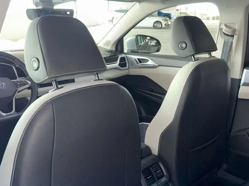 2026 Volkswagen Taos SE photo 23