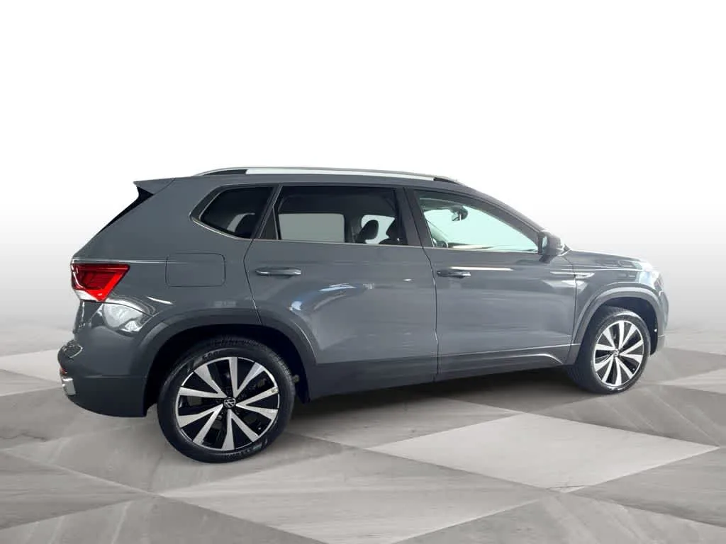 2023 Volkswagen Taos SE photo 9