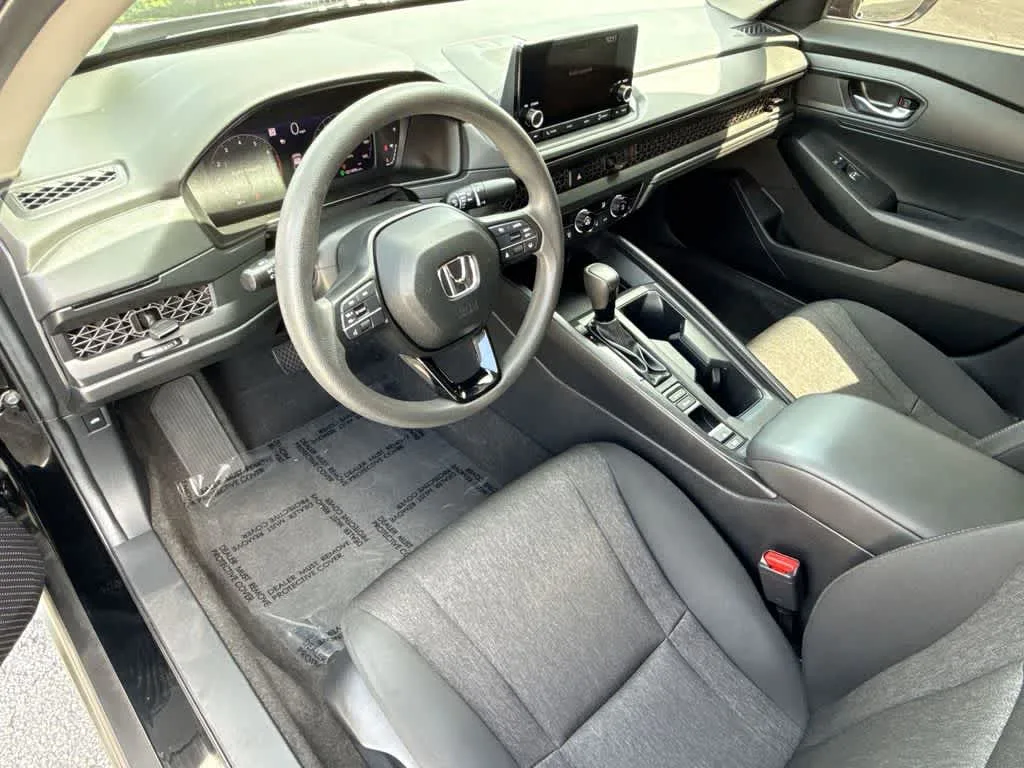 2023 Honda Accord LX photo 13
