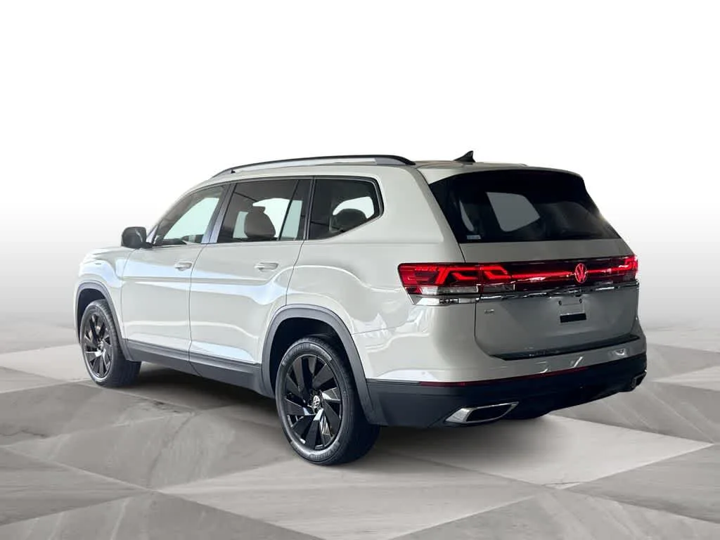 2024 Volkswagen Atlas 2.0T SE w/Technology photo 6