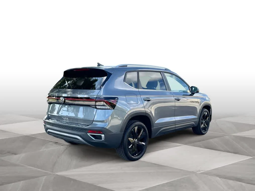 2026 Volkswagen Taos SE photo 8