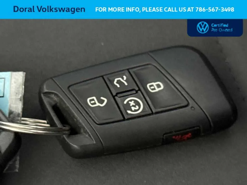 2023 Volkswagen Taos SE photo 28