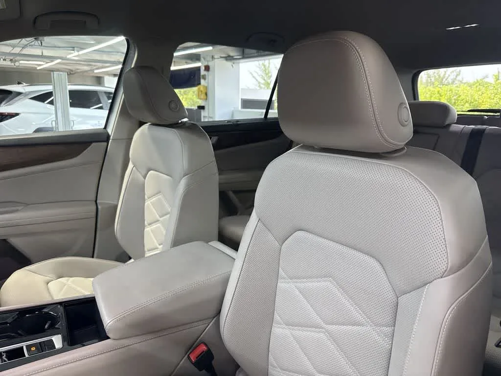 2024 Volkswagen Atlas 2.0T SE w/Technology photo 14