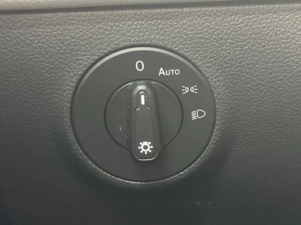 2024 Volkswagen Taos SE photo 23