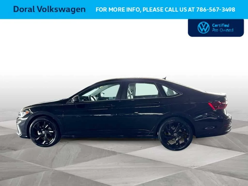 2025 Volkswagen Jetta SE photo 5
