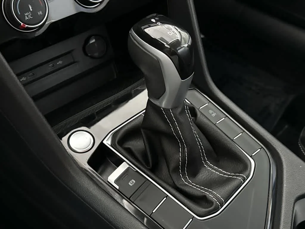2023 Volkswagen Taos SE photo 21