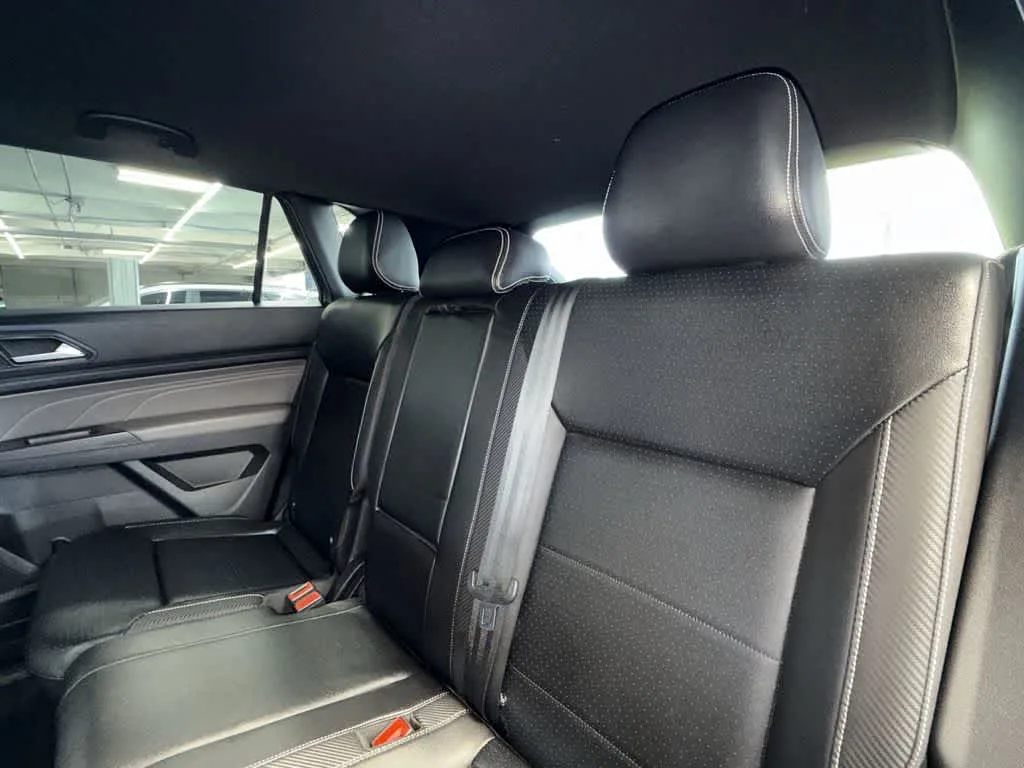 2023 Volkswagen Atlas Cross Sport 3.6L V6 SE w/Technology photo 23