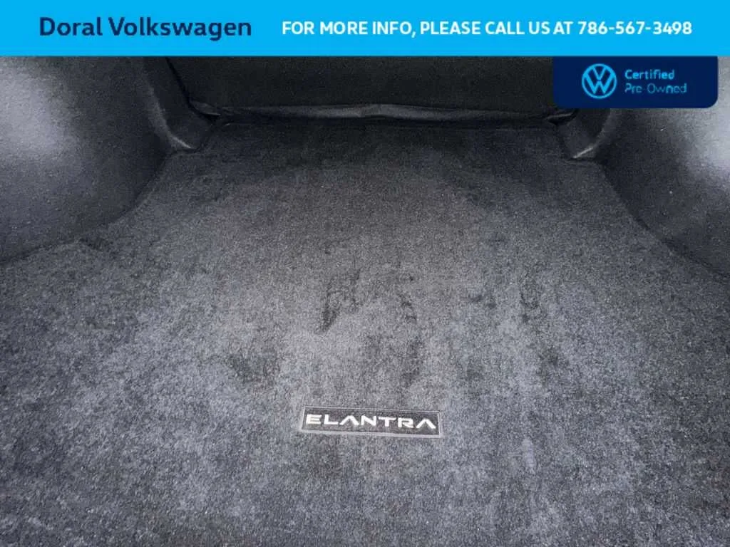 2025 Hyundai Elantra SEL Sport photo 25