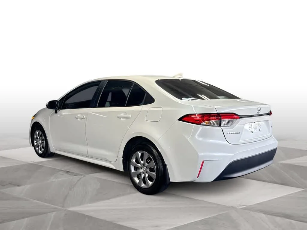 2026 Toyota Corolla LE photo 6