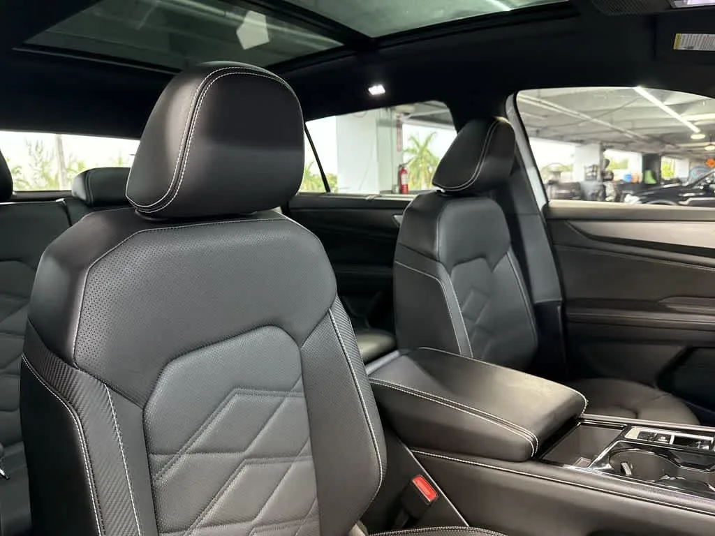 2024 Volkswagen Atlas Cross Sport 2.0T SE w/Technology photo 27