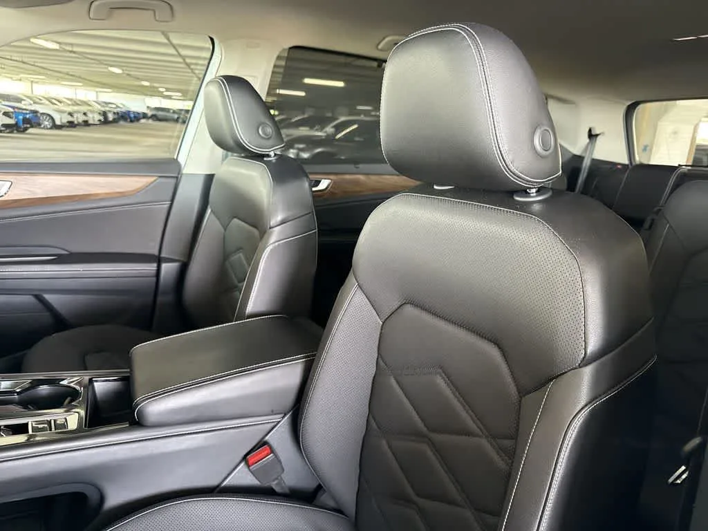 2024 Volkswagen Atlas 2.0T SE w/Technology photo 14