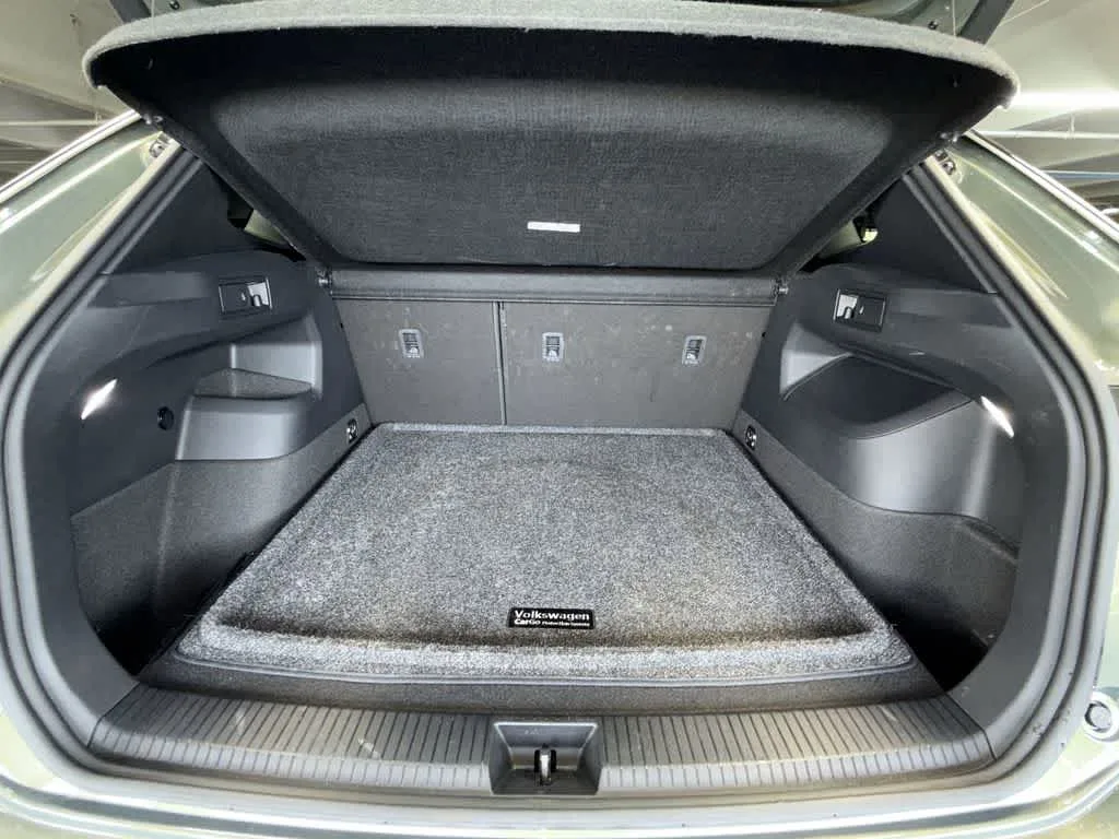 2026 Volkswagen Tiguan SE R-Line Black photo 25