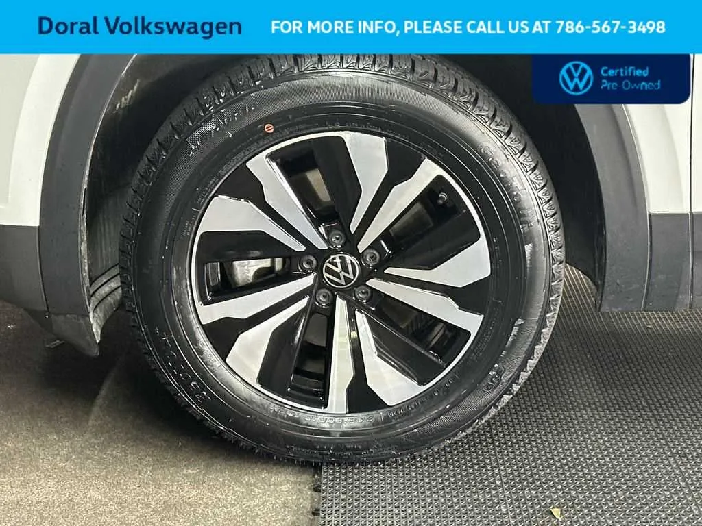 2024 Volkswagen Atlas 2.0T SE photo 11
