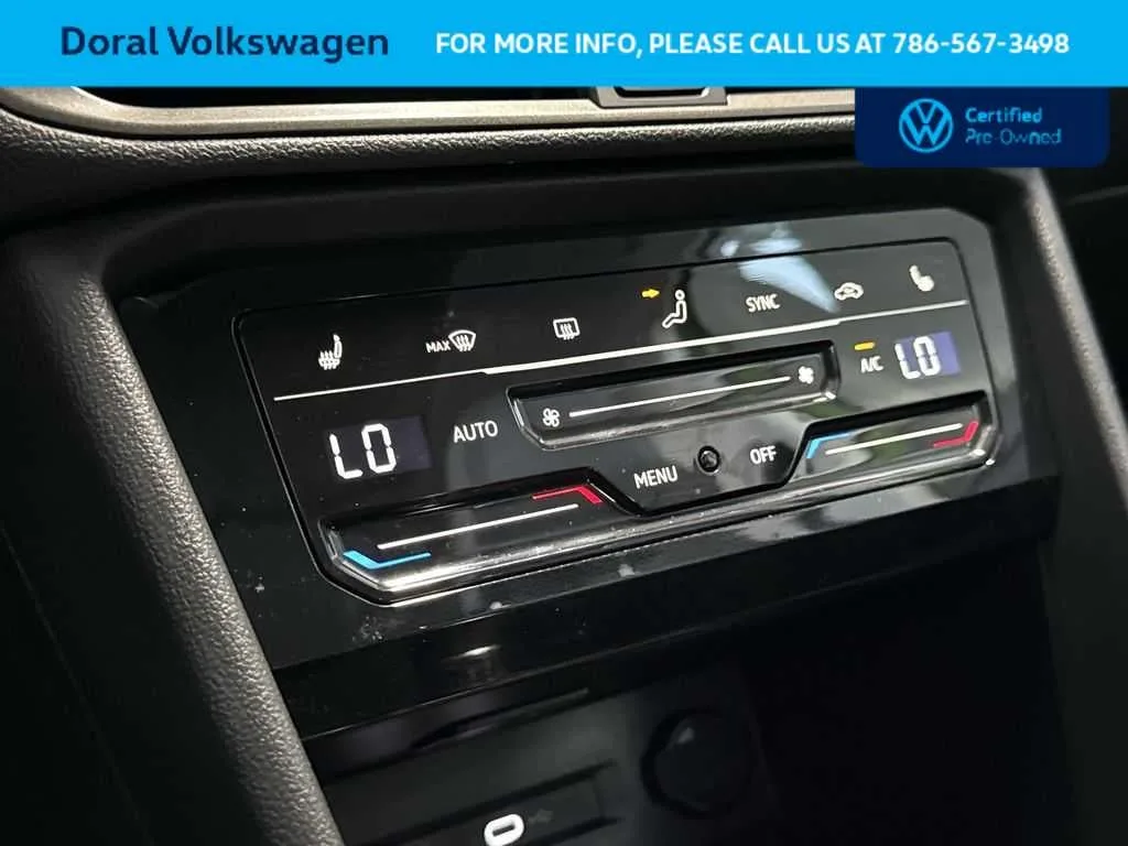 2025 Volkswagen Taos SE Black photo 20