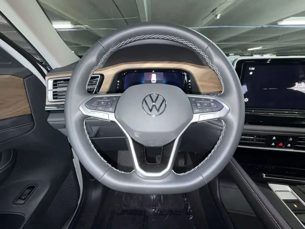 2026 Volkswagen Atlas 2.0T SE w/Technology photo 14