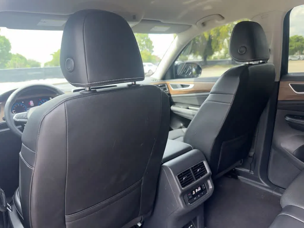 2024 Volkswagen Atlas 2.0T SE w/Technology photo 23