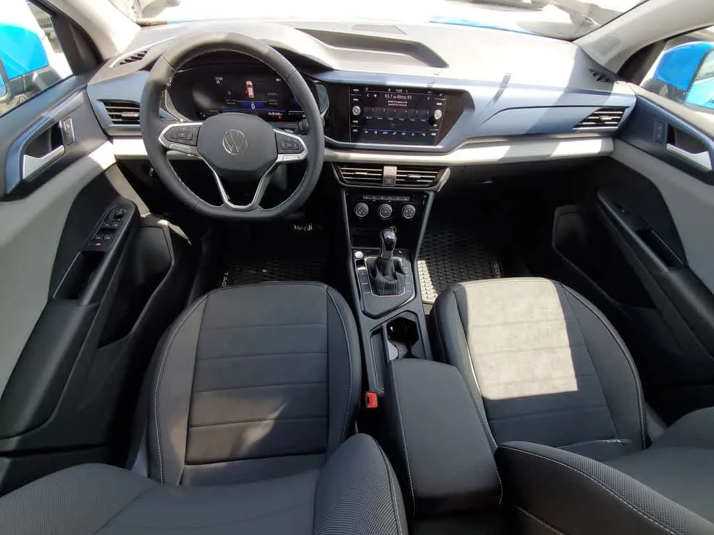 2023 Volkswagen Taos SE photo 28