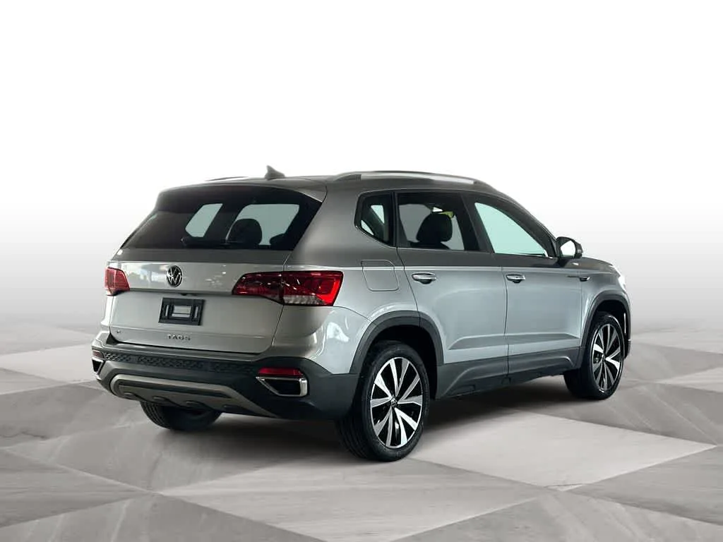 2023 Volkswagen Taos SE photo 8