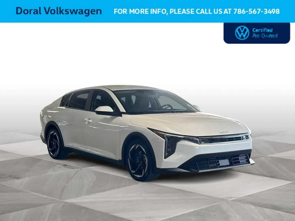 2025 Kia K4 EX photo 2