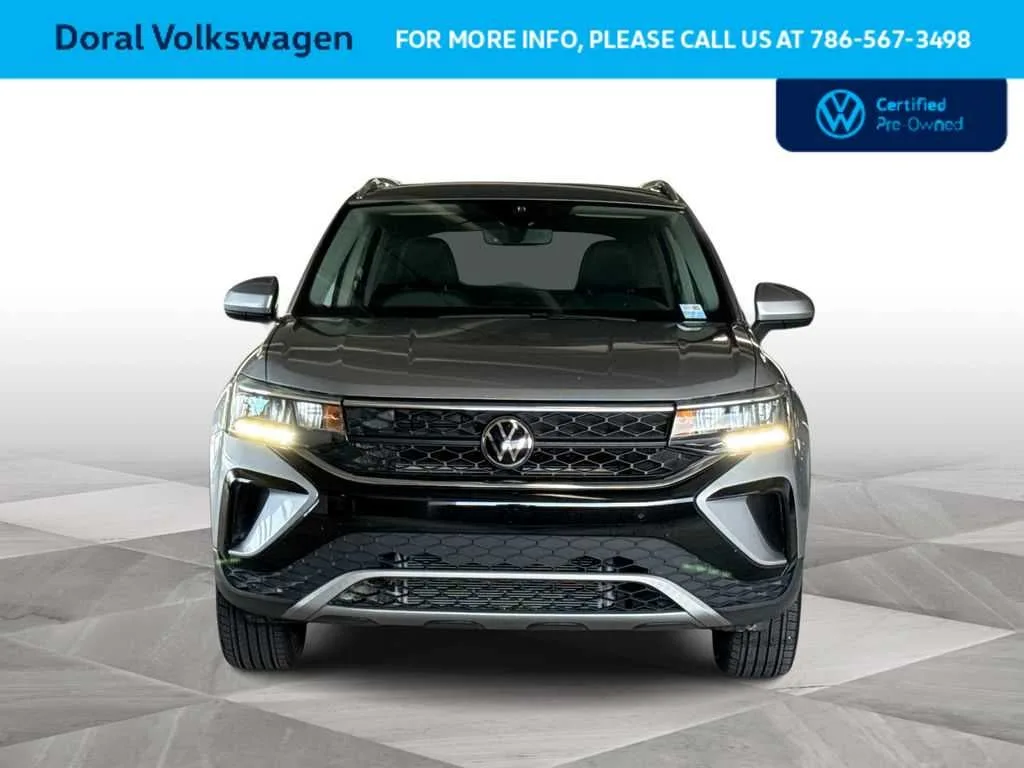 2024 Volkswagen Taos SE photo 3