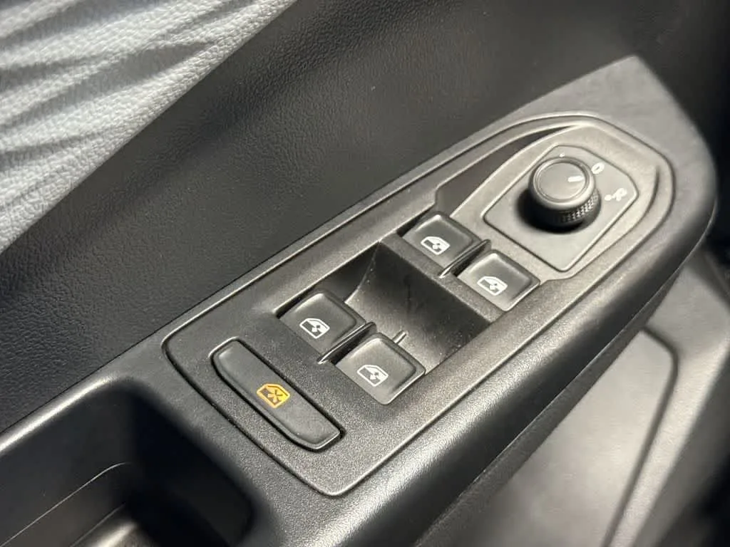 2023 Volkswagen Taos S photo 21