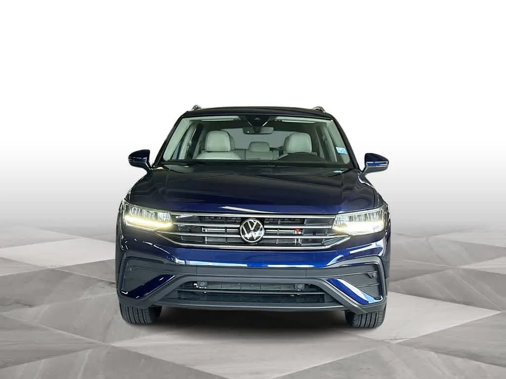 2024 Volkswagen Tiguan SE photo 3