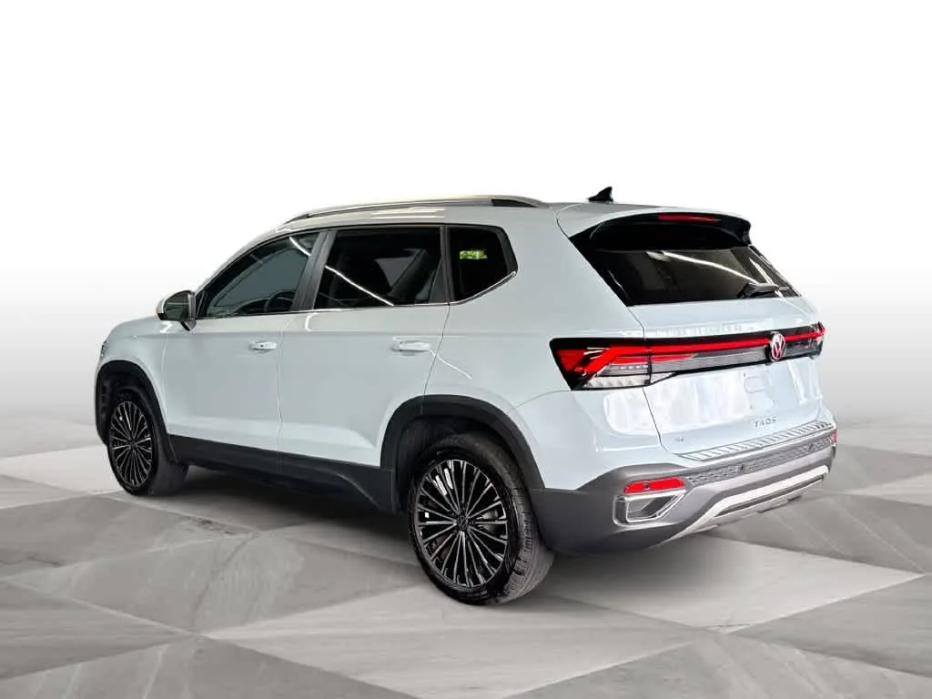 2026 Volkswagen Taos SE photo 6