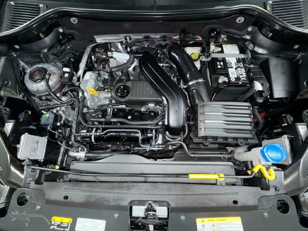 2026 Volkswagen Taos SE photo 12