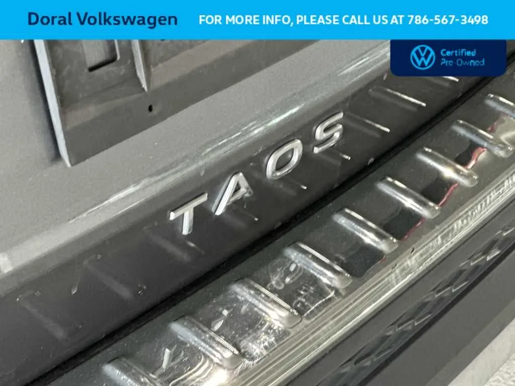 2023 Volkswagen Taos SE photo 10