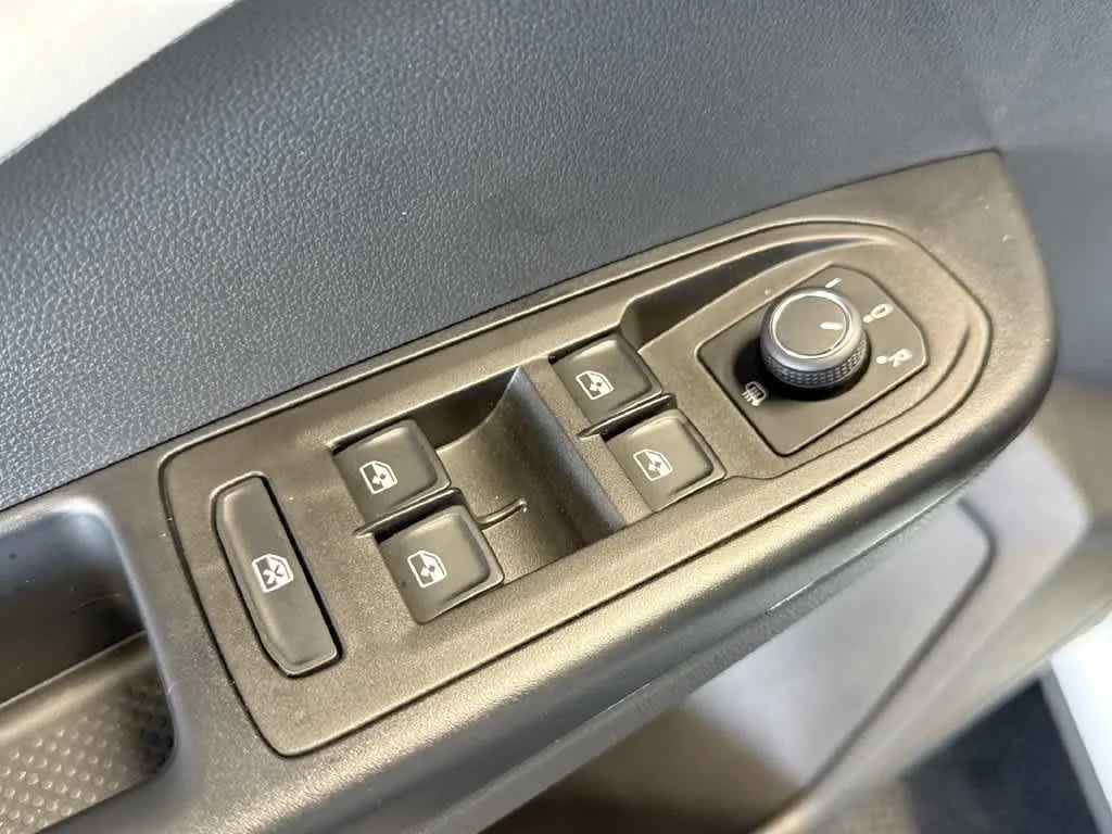 2026 Volkswagen Taos SE photo 21