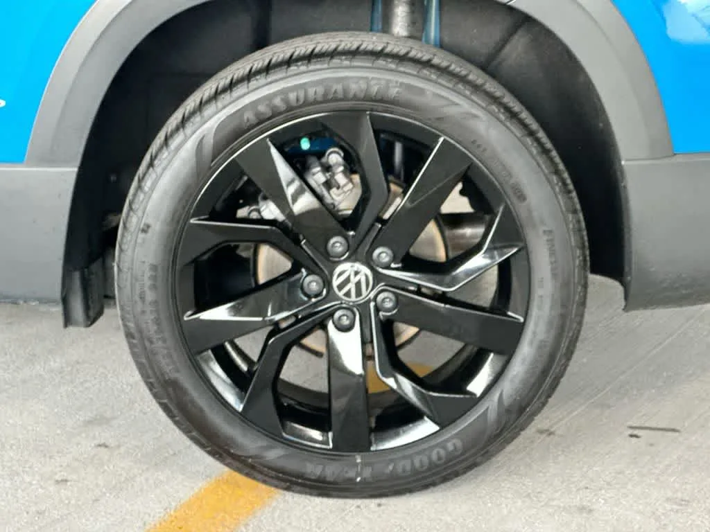 2024 Volkswagen Taos SE photo 11