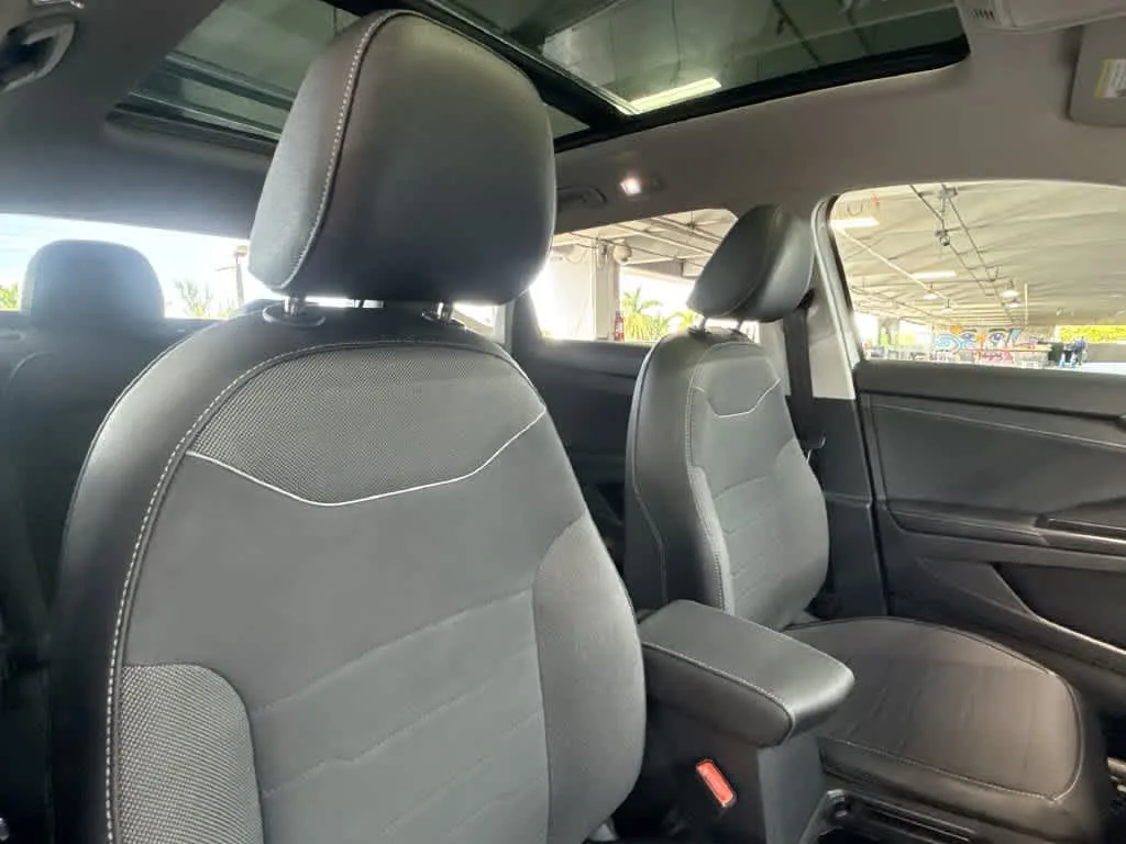 2026 Volkswagen Taos SE Black photo 26