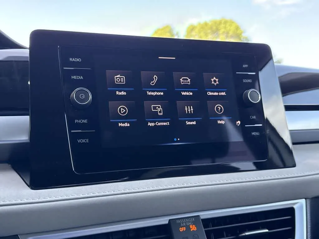 2026 Volkswagen Taos SE photo 17