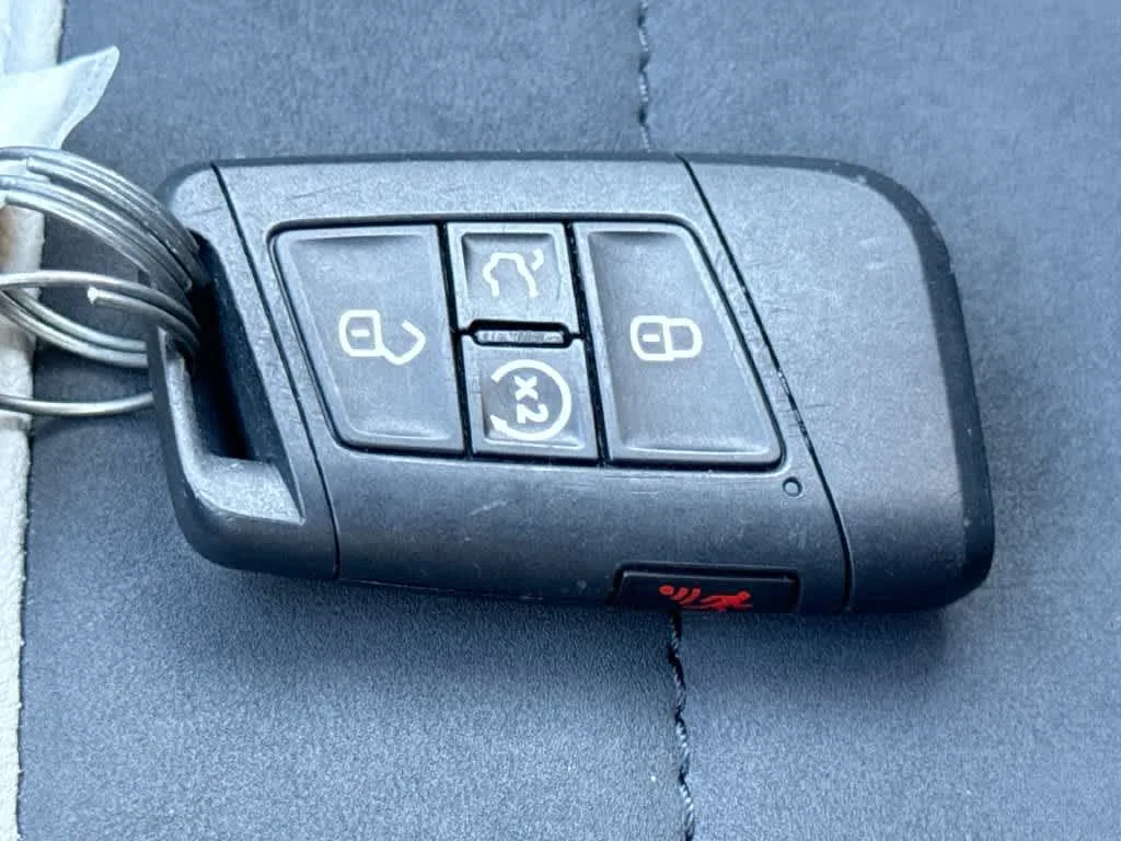 2026 Volkswagen Taos SE photo 28